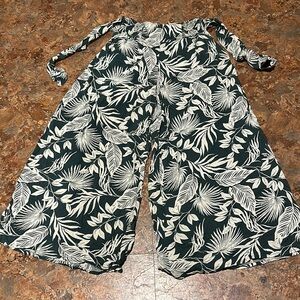 Black and White Leaf Print Pants